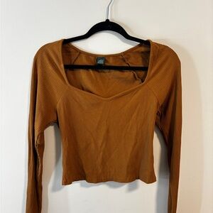 Ribbed Long-Sleeve Scoop Neck Top - Brown
